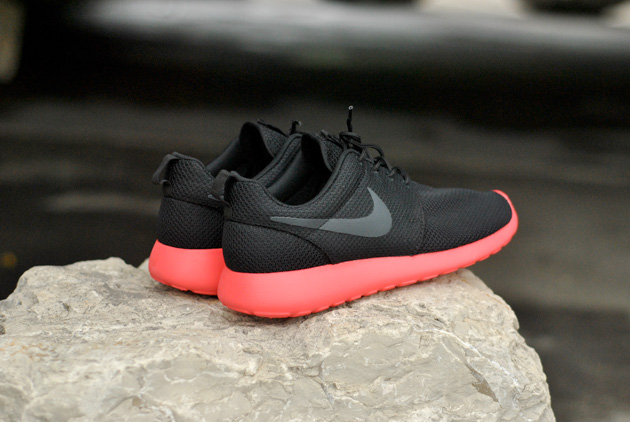 nike roshe run noir rouge