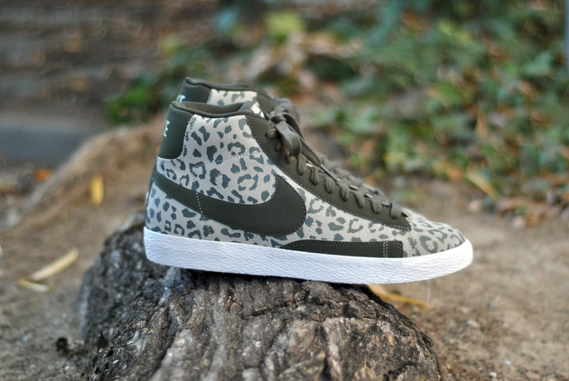 nike blazer khaki