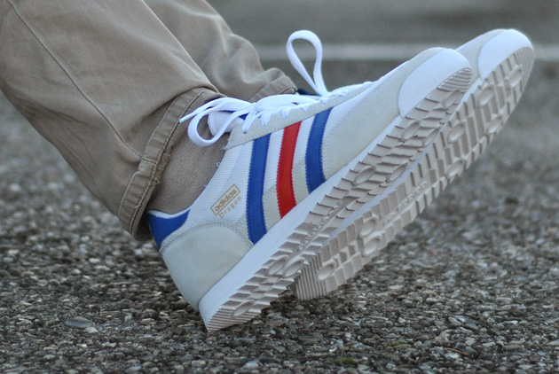 adidas dragon blanc et bleu