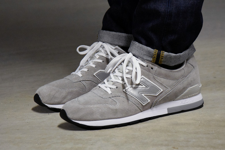 new balance grise et or 996