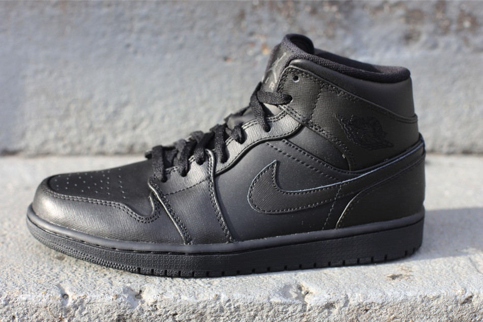 Air Jordan 1 Black/Black - Sneakers.fr
