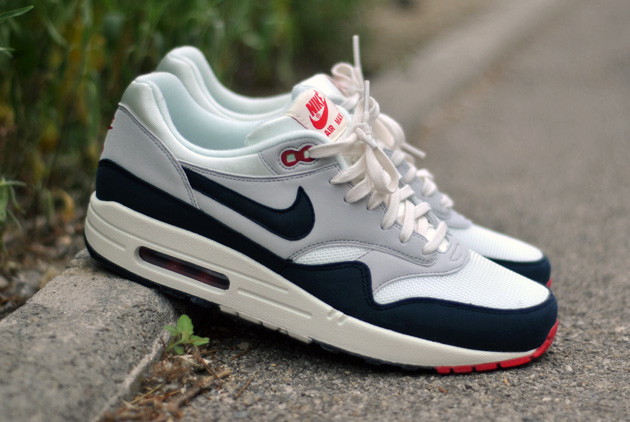 air max one noir et bleu