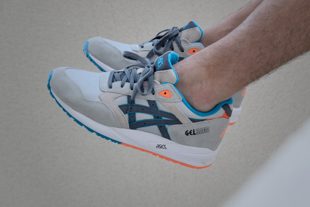 asics beige bleue