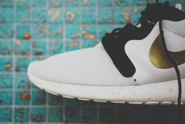 Nike Roshe Run Blanc Et Or Nike Roshe Run Blanc Et Or