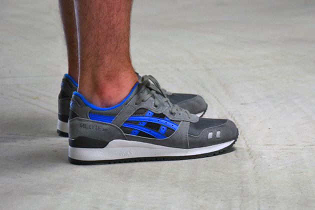 asics bleu et grise