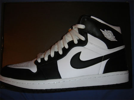 Jordan I 1 black white