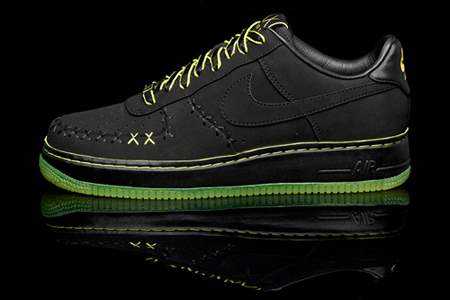 Nike Air Force 1 Kaws