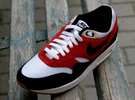 nike-holiday-2009-am1-1