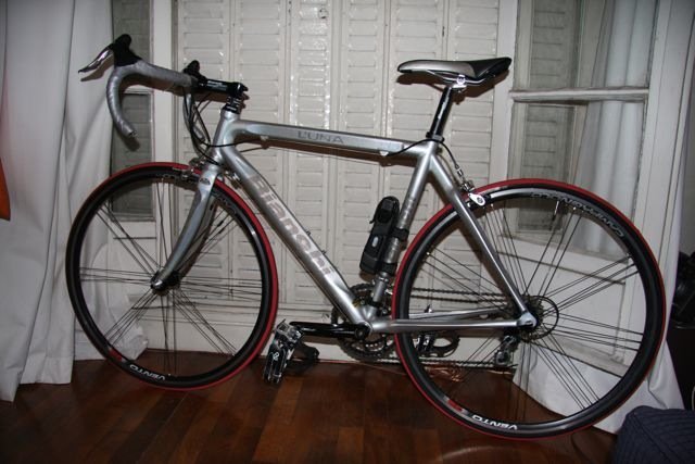 Bianchi l'una red tires 2