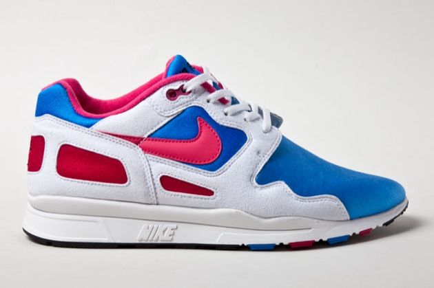 nike-air-flow-photo-blue-voltage-cherry-4
