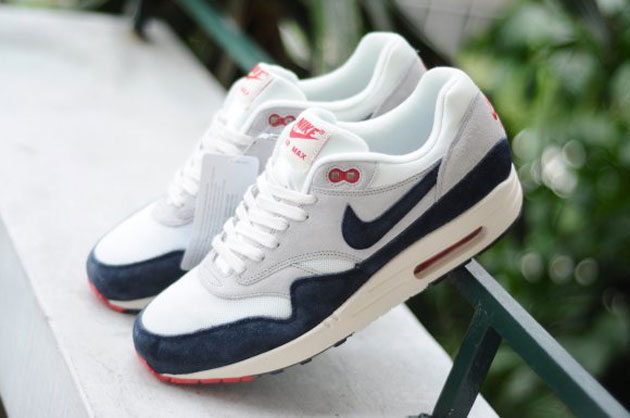 nike-air-max1-vintage-bleu-blanc-gris