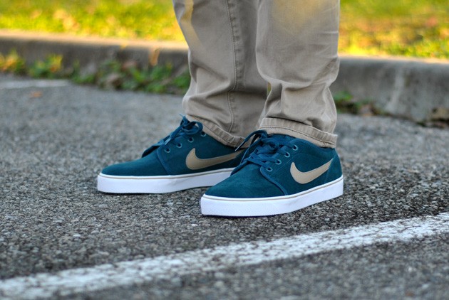 nike-toki-low-turquoise-02