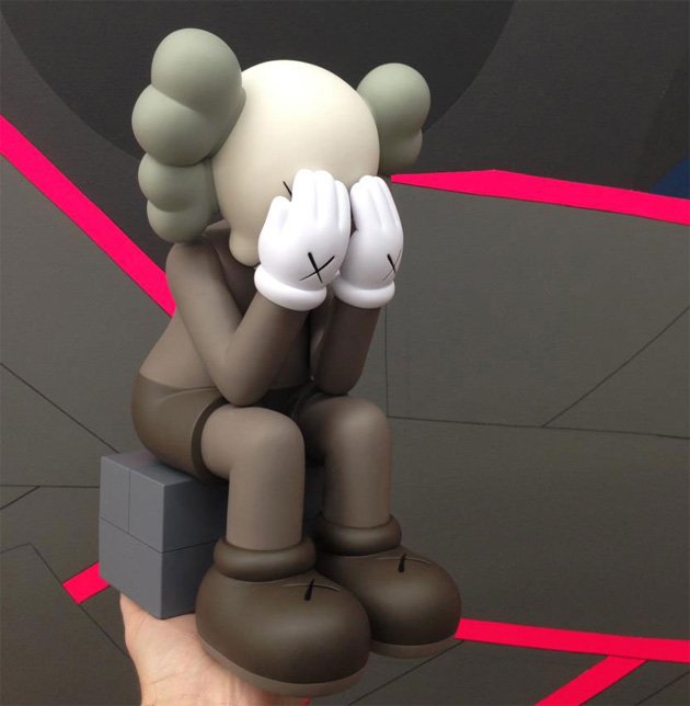 kaws-companion-passing-through-brown1