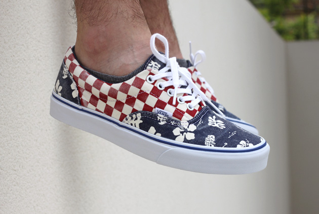 vans aloha checker