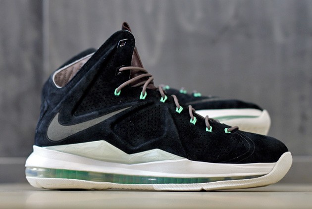nik-lebron-x-suede-black-mint-1