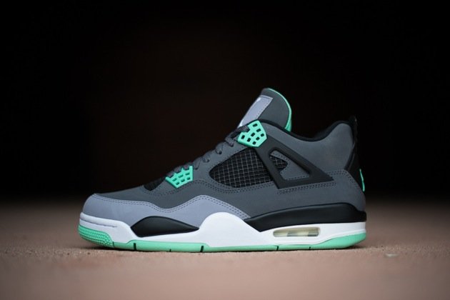 air-jordan-iv-green-glow-3