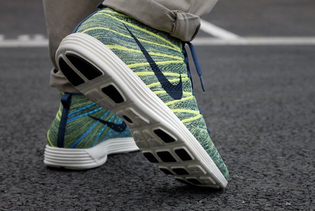 nike-lunar-flyknit-chukka-jaune-7