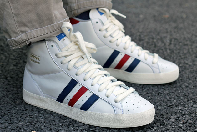 adidas Blanc Bleu Rouge - Disponible - Sneakers.fr