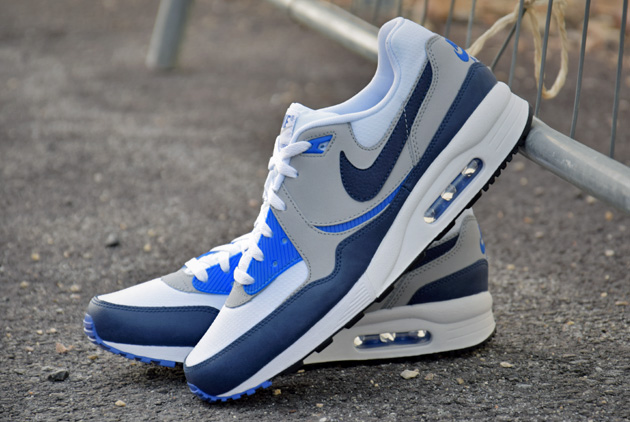 Nike Air Max Light Essential - Sneakers.fr