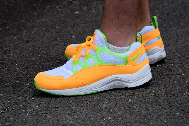 nike-air-huarache-light-mango-3