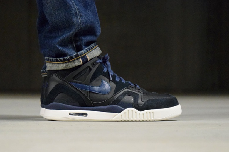 nike-air-tech-challenge-II-noir-bleu-1