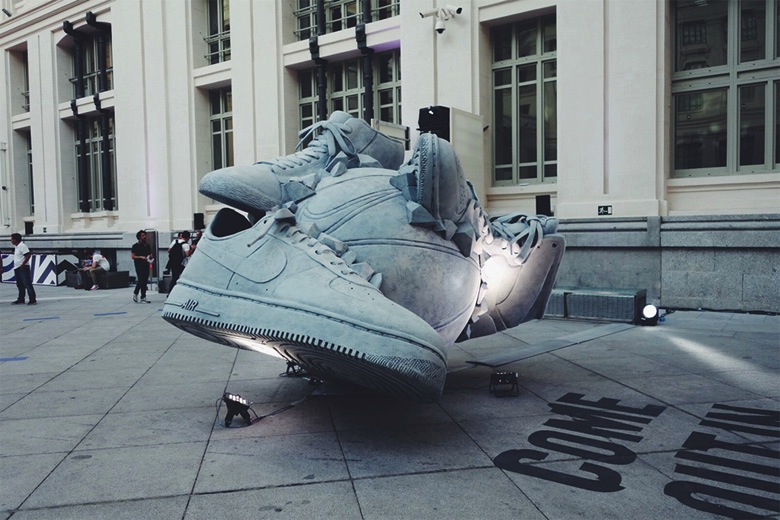 nike-sneakerball-sculpture1