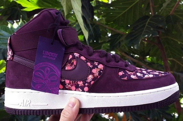 nike-air-force-1-high-par-liberty-1-640x426