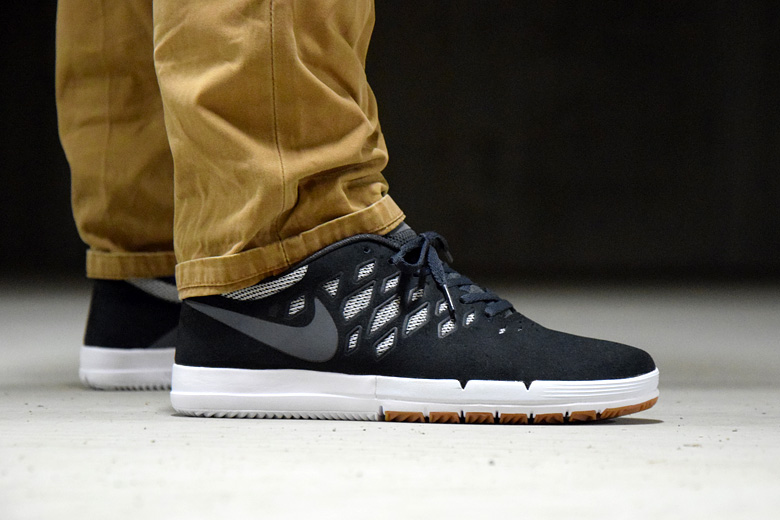 nike-free-sb-black-white-0