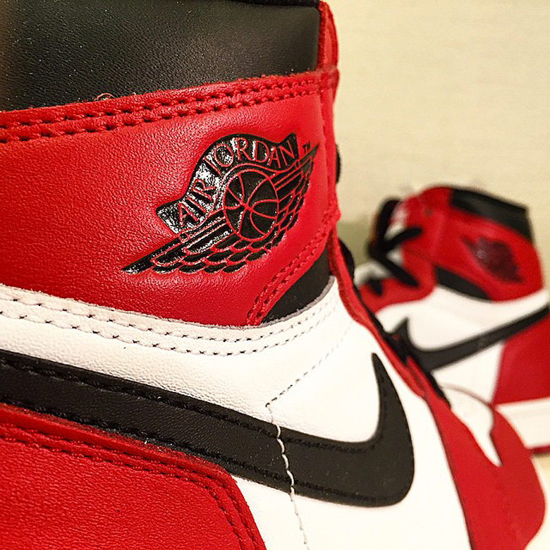 jordan retro 1 chicago red