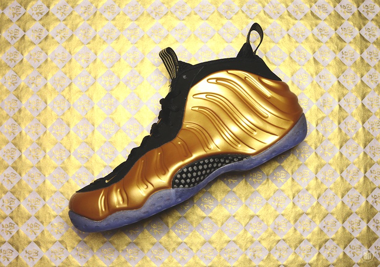 nike-ir-foamposite-one-gold-1