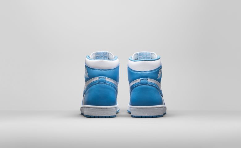 air-jordan-1-carolina-2015-4