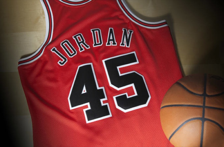 mitchell-ness-jordan-45-bulls-2