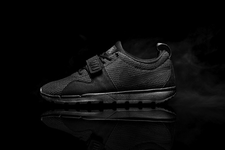 nike-sb-trainerendor-triple-black-1