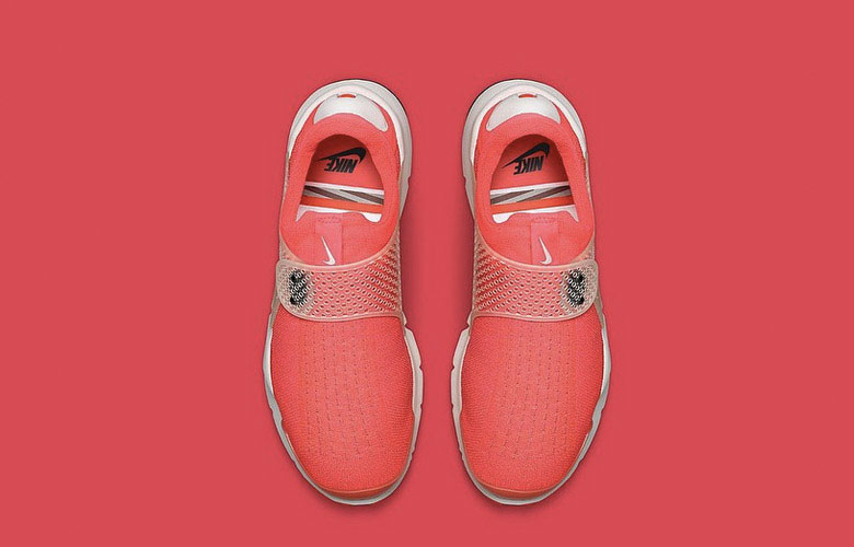 nike-sock-dart-pink-2