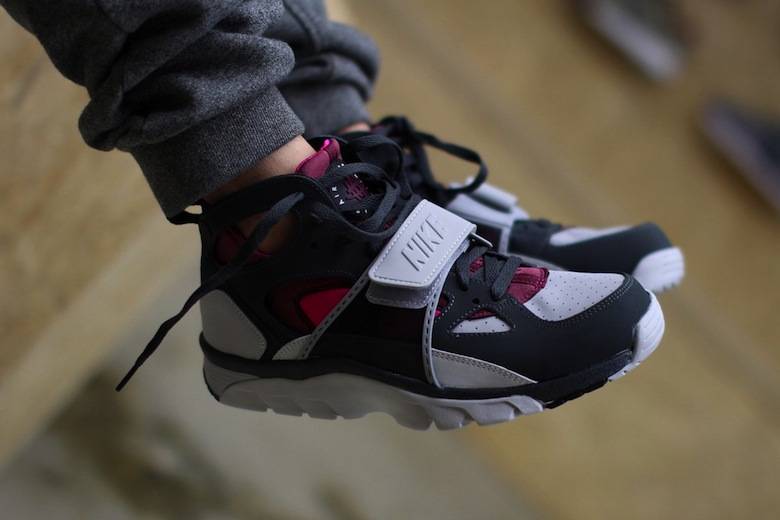 Nike air trainer huarache scratch sales