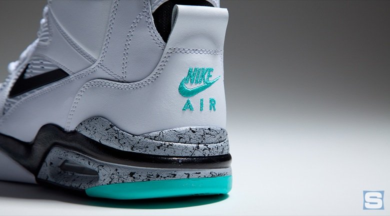 nike-air-command-force-emerald-avril2-2015-1