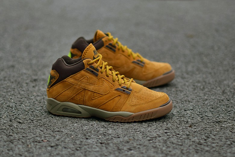 Nike Tech Challenge 3 Wheat 749957-700