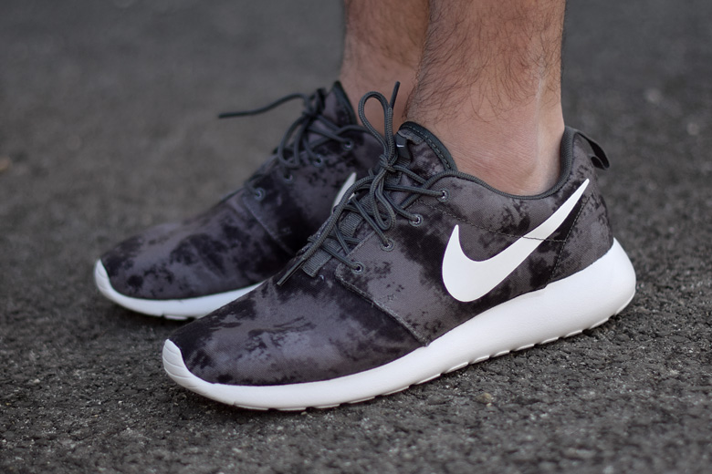 nike-roshe-run-tie-dye-1