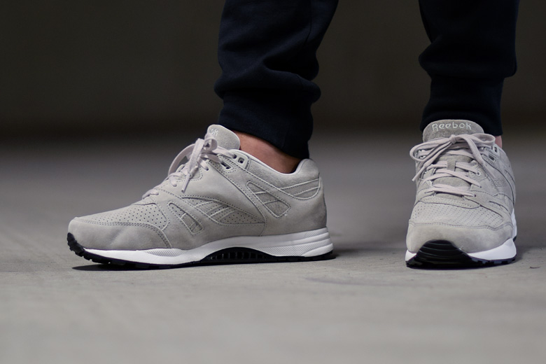 reebok ventilator perf gris