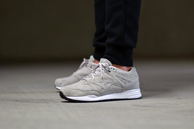 reebok ventilator perf gris