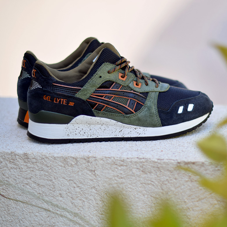 asics femme vert kaki