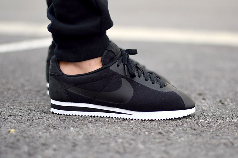 nike cortez homme noire et blanche