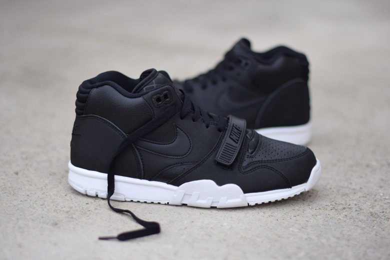 nike-air-trainer-1-black-white-5