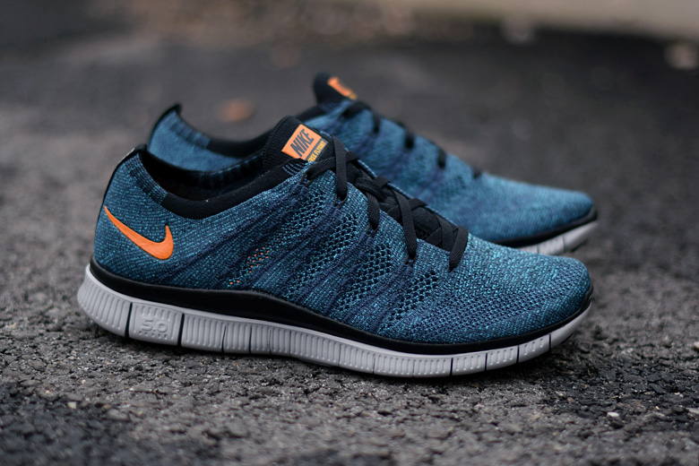 nike-free-flyknit-nsw-squadron-blue-1