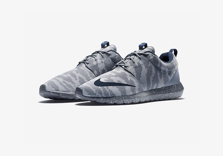 nike-roshe-fb-grey-camo-3