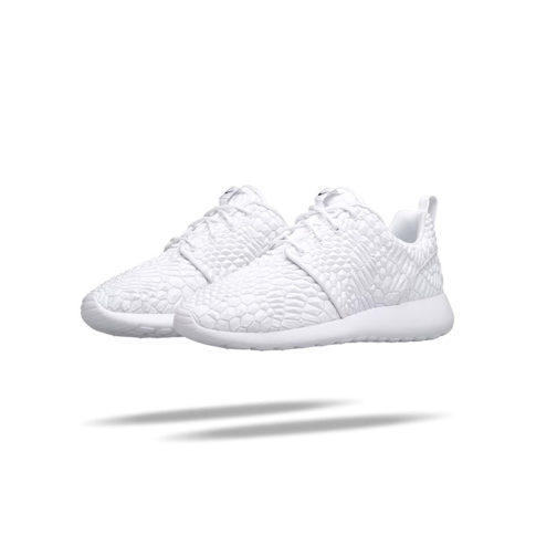 roshe run gold trophy