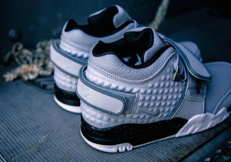 wmns air max command premium