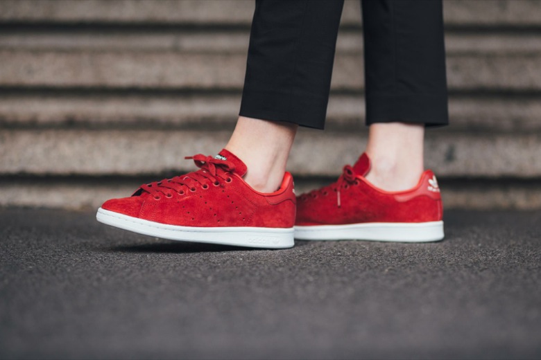 stan smith rouge et noir