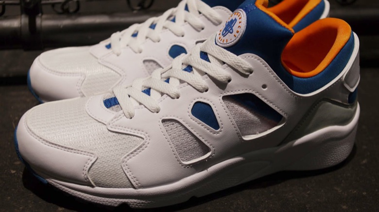 nike huarache international-3