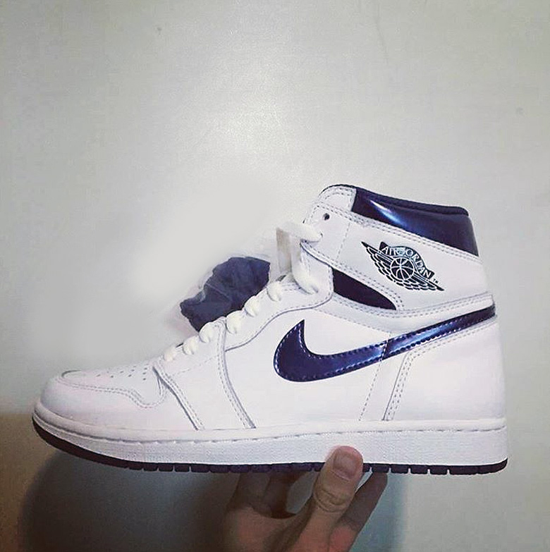 air-jordan-1-metallic-navy